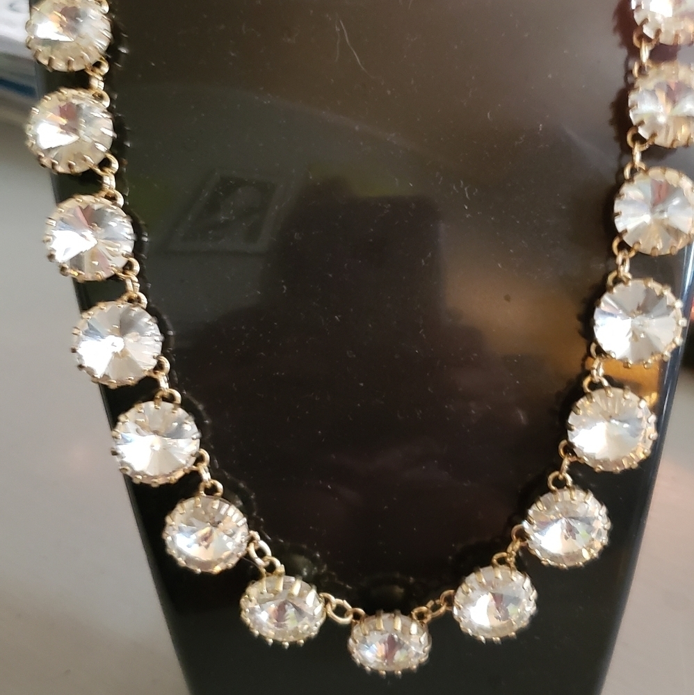 HP🔥🔥🔥Neiman marcus neck piece